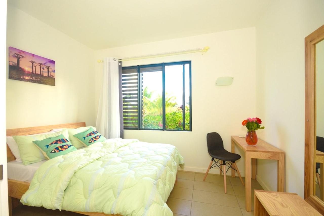 Apartment With 3 Bedrooms In Roches Noires, With Wonderful Sea View, Shared Pool, Terrace Rivière du Rempart Exteriör bild